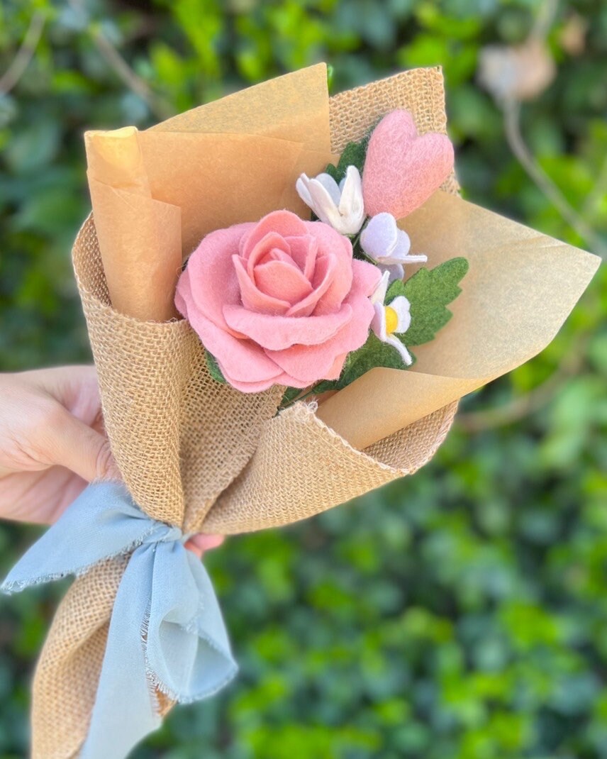 The Mini Sweetheart Rose Bouquet